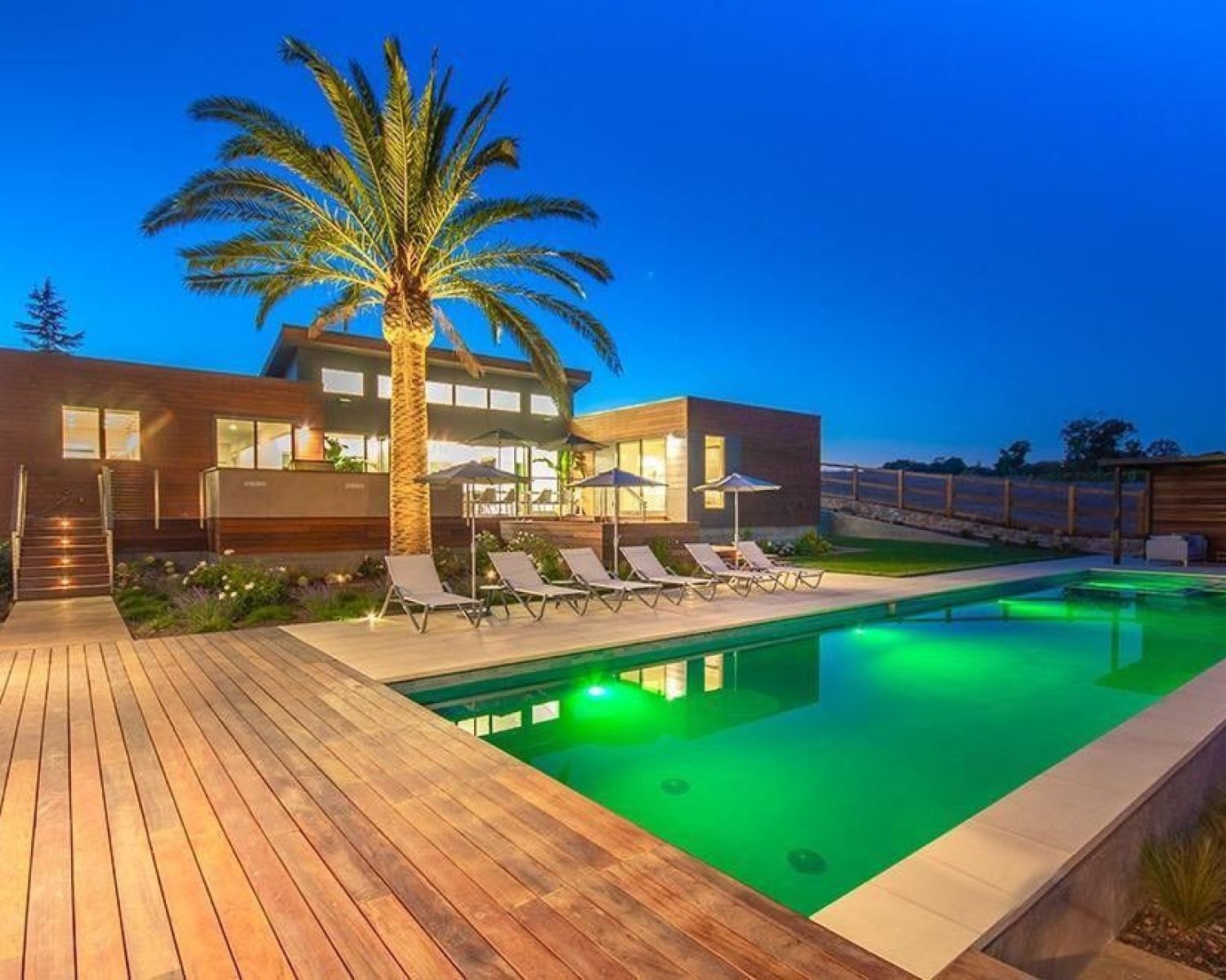 LED lighting in pool